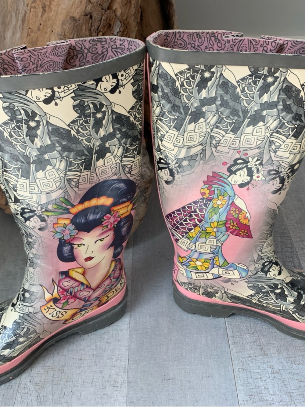 Women's Pink-Trim Patterned Rain Boots - Picture 3 of 5